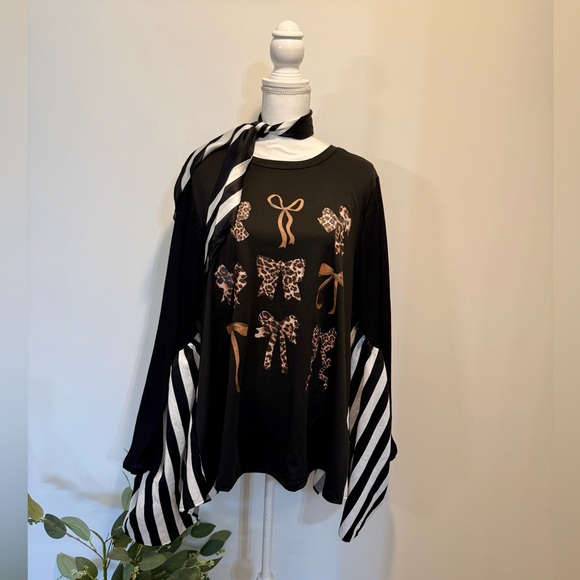 POL Tops - 🤍🐆🖤 Striped & Leopard Bow Top 🖤🐆🤍